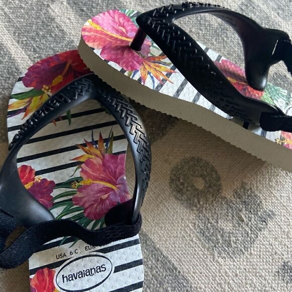 Havaianas Baby Girl Size 20 Sandal Hibiscus Pink - Picture 1 of 6